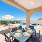 Alora Vila Barbati